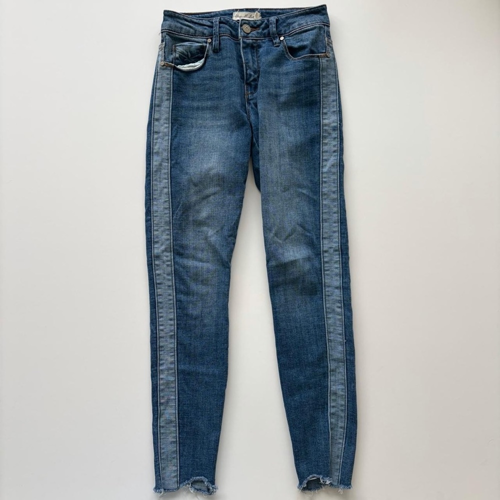 Skinny Jeans w/ Side Stripe